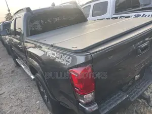 Toyota Tacoma TRD Off Road 2018 Gray