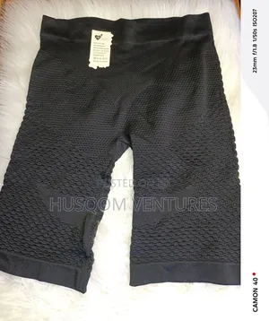 Short Tight