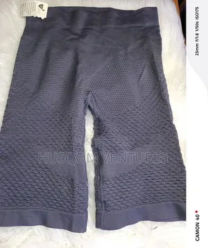 Short Tight
