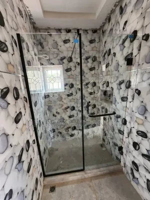 Luxury 10mm Tempered Glass Shower Cubicle – Modern, Strong Crystal