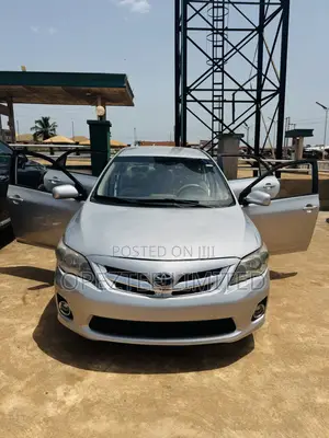 Toyota Corolla LE 4dr Sedan (1.8L 4cyl 4A) 2012 Silver