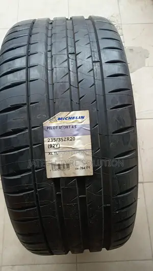 235/35/20 Michelin Brand
