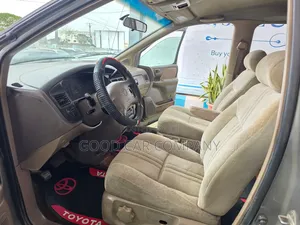 Toyota Sienna 1999 Gold
