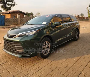 Toyota Sienna Limited 7-Passenger AWD 2021 Green