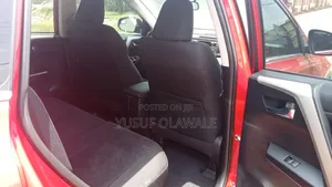 Toyota RAV4 XLE AWD (2.5L 4cyl 6A) 2016 Red