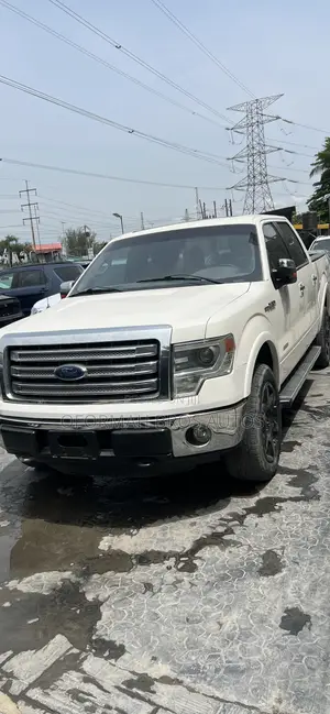 Ford F-150 Lariat 4dr SuperCab 4WD 6.5 ft. SB (5.0L 8cyl 6A) 2014 White