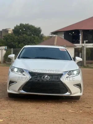 Lexus ES 350 FWD 2017 White