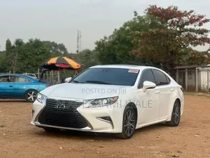 Lexus ES 350 FWD 2017 White