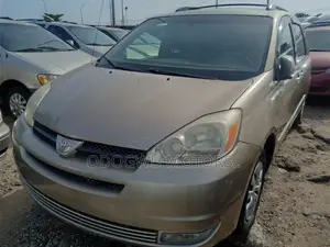 Toyota Sienna LE AWD 2005 Gold