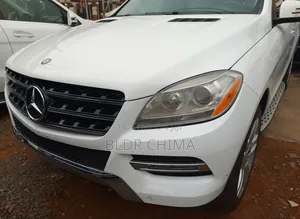 Mercedes-Benz M Class ML350 4dr SUV (3.5L 6cyl 7A) 2014 White