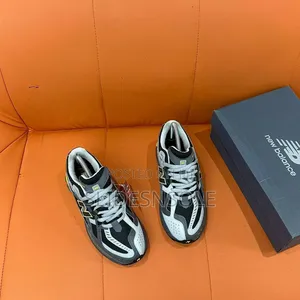 Retro Sport Runner Sneakers