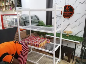 Spacious And Solid Bread Shelf