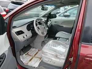Toyota Sienna LE 7 Passenger 2011 Red