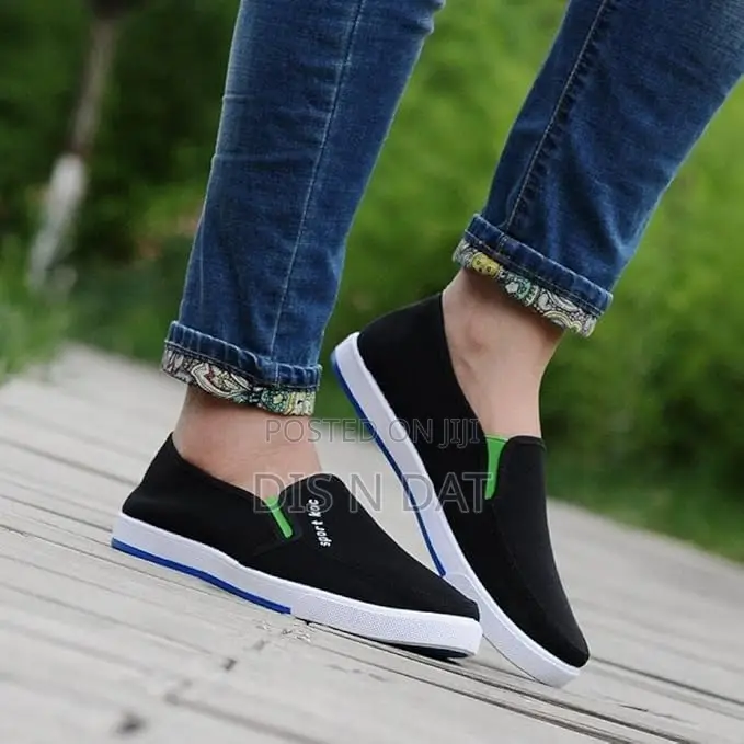 Unisex Rubber Sole Sneakers - Black
