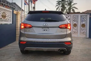 Hyundai Santa Fe Limited 4dr SUV AWD (3.3L 6cyl 6A) 2014 Gray