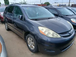 Toyota Sienna LE AWD 2006 Blue