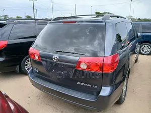 Toyota Sienna LE AWD 2006 Blue