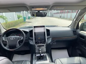 Toyota Land Cruiser 4.0 V6 GXR 2018 Gray