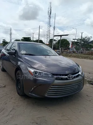 Toyota Camry 2016 Gray