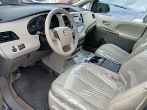 Toyota Sienna XLE 7 Passenger 2012 Blue