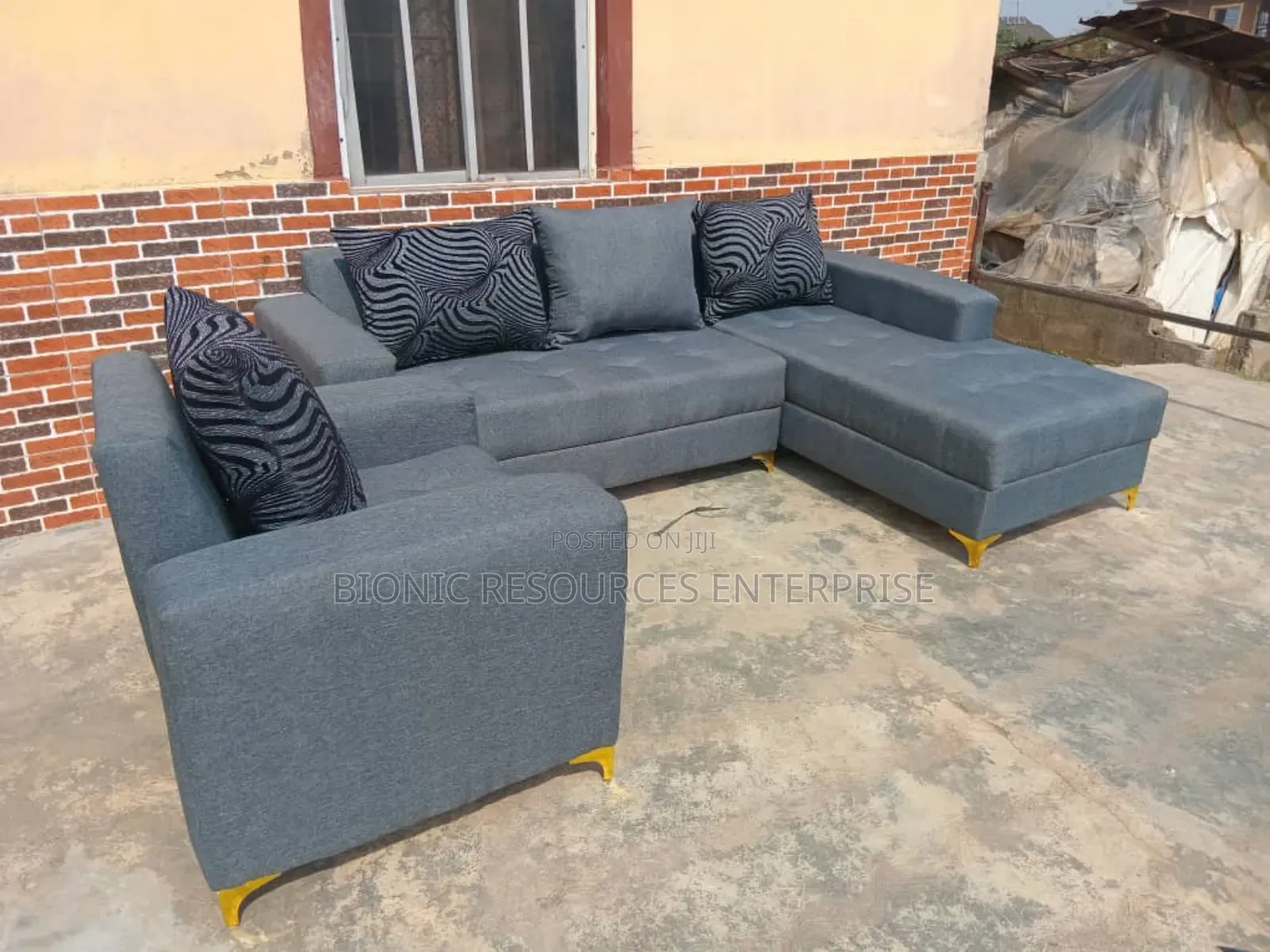 L Shape Parlour Chair
