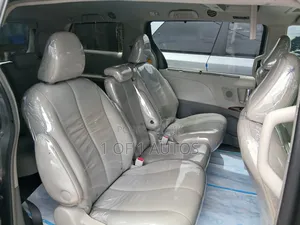 Toyota Sienna XLE 7 Passenger Mobility 2011 Gray