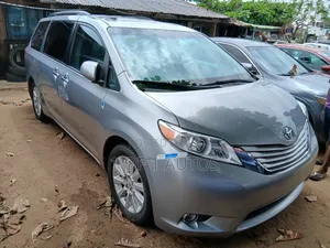 Toyota Sienna XLE 8 Passenger 2011 Gray