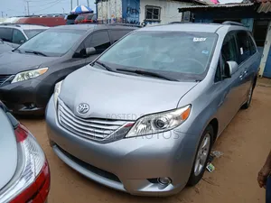Toyota Sienna LE 7 Passenger 2011 Silver