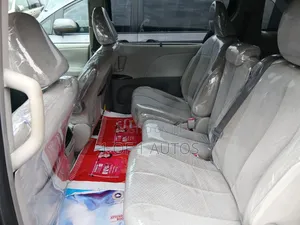 Toyota Sienna LE 7 Passenger 2011 Silver