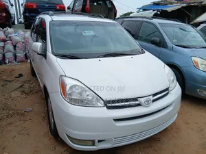 Toyota Sienna XLE Limited 2005 White