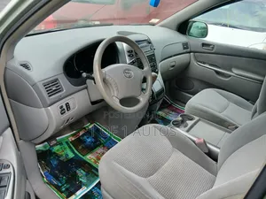 Toyota Sienna LE FWD 2006 Green