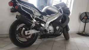 Yamaha YZF-R6 2005 Silver