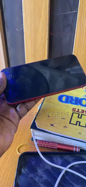 Apple iPhone 13 128 GB Red