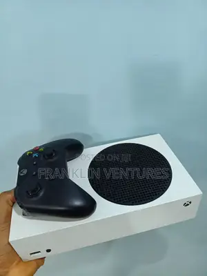 Uk Used Xbox Series S With Games and One Pad