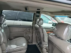 Toyota Sienna XLE Limited AWD 2006 Gold