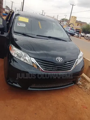Toyota Sienna 2015 Black