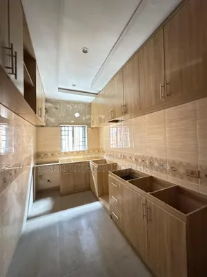 2bdrm Apartment in Surulere Lagos for sale
