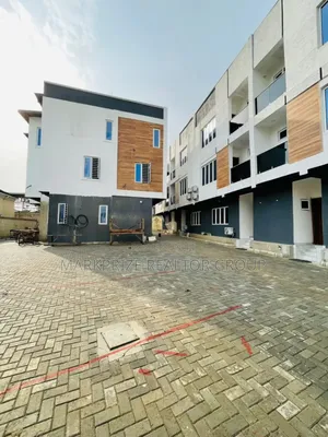 4bdrm Duplex in Adeniyi Jones Ikeja for sale