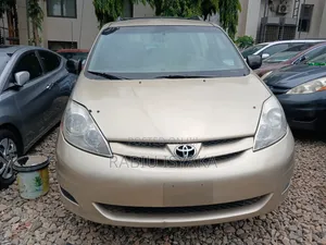 Toyota Sienna 2008 Gold