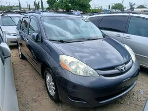 Toyota Sienna LE FWD 2006 Blue