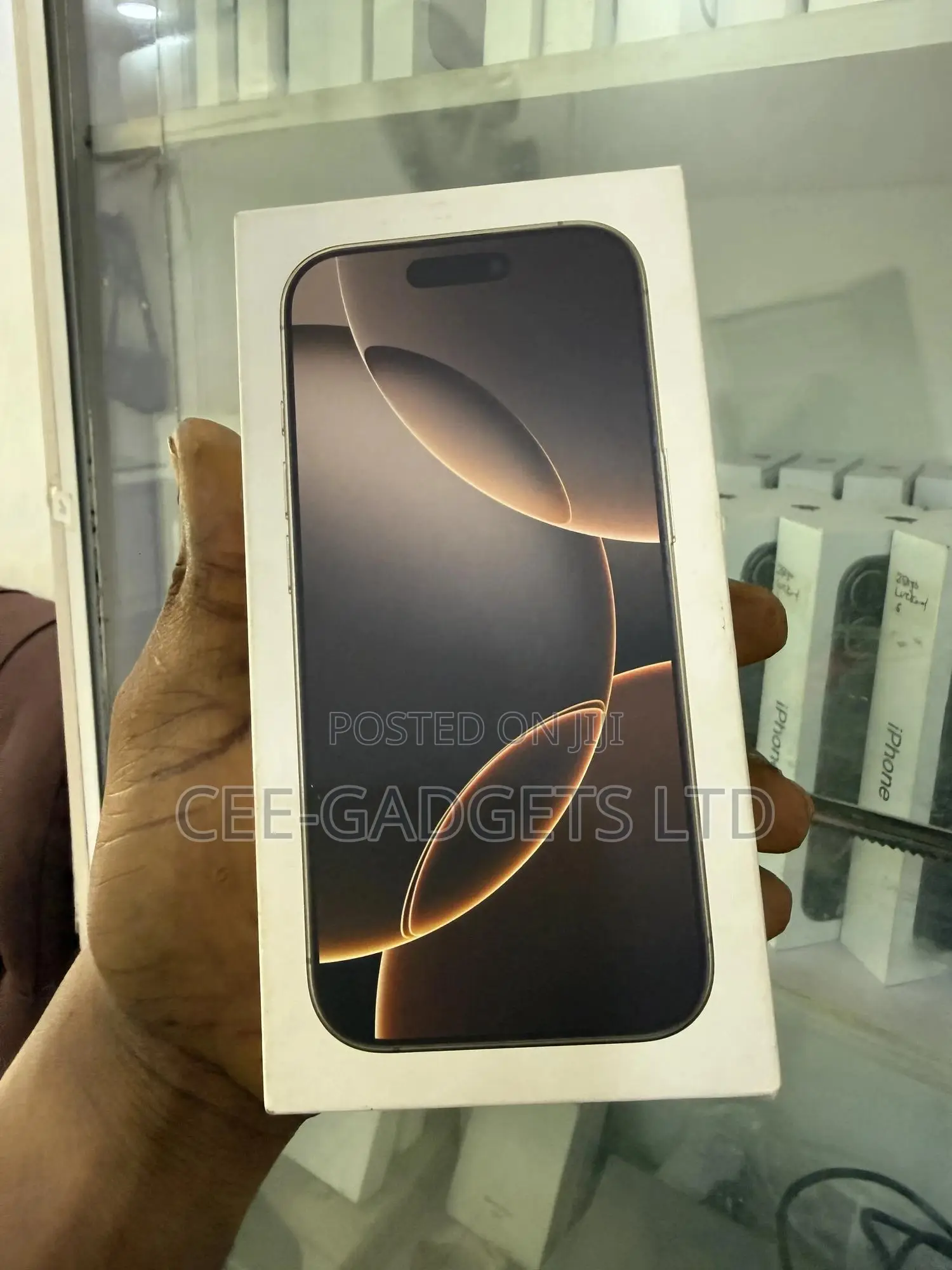 New Apple iPhone 16 Pro 256 GB Gold