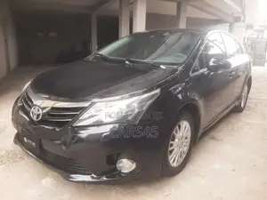 Toyota Avensis 2013 Black