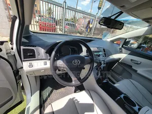 Toyota Venza 2009 White