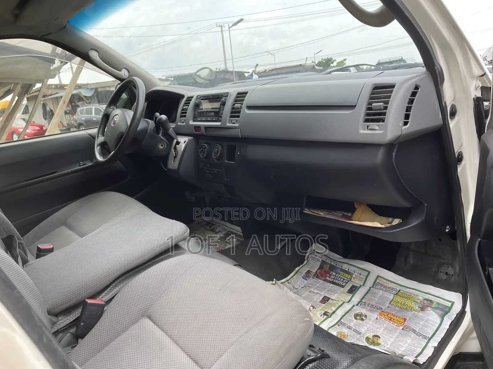 Toyota HiAce 2012 White