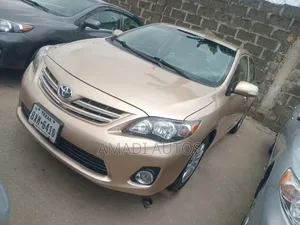 Toyota Corolla LE 4dr Sedan (1.8L 4cyl 4A) 2011 Silver