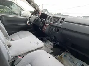 Toyota HiAce 2012 Silver