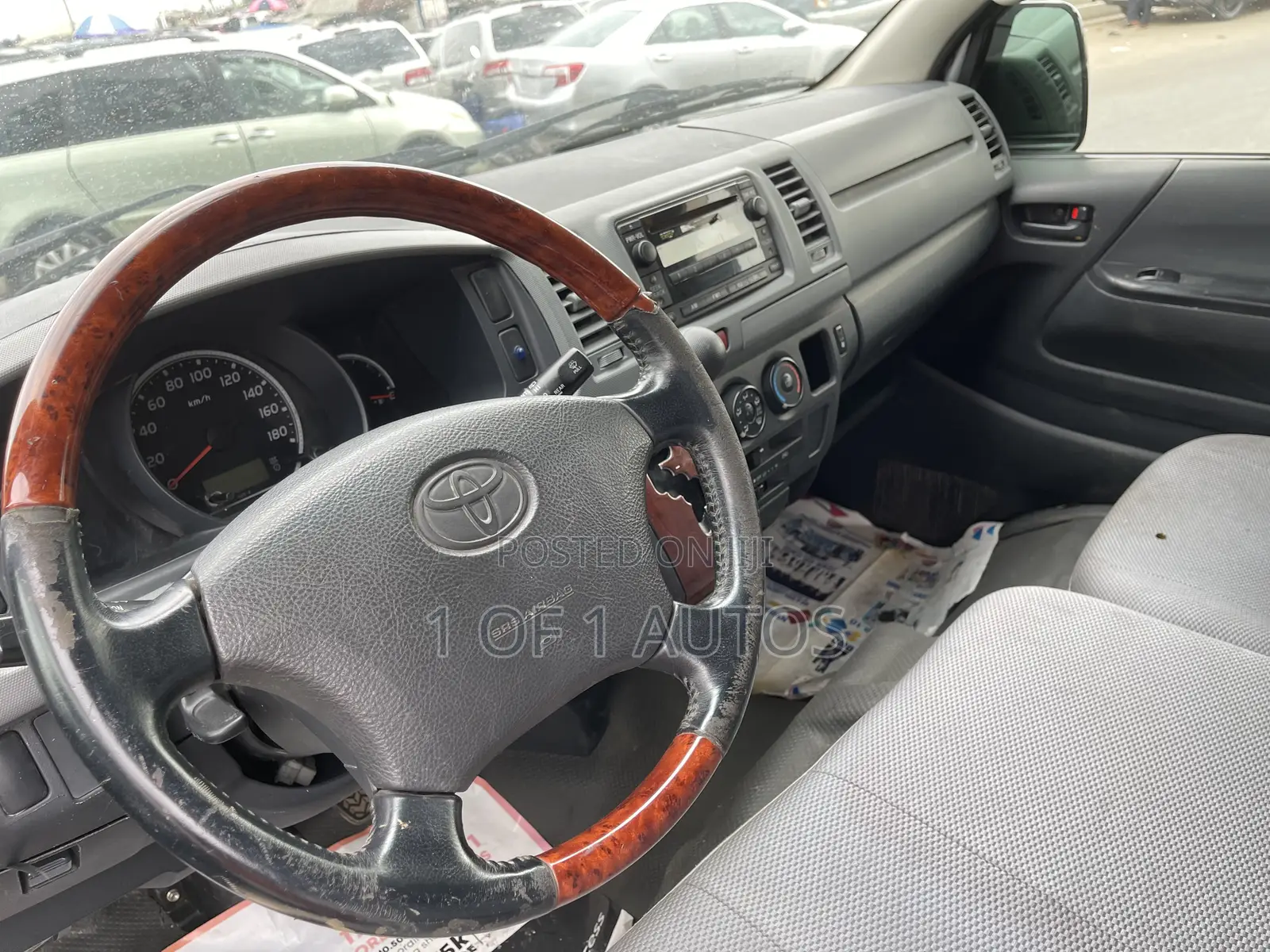 Toyota HiAce 2012 Silver