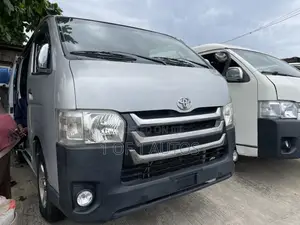 Toyota HiAce 2012 Silver