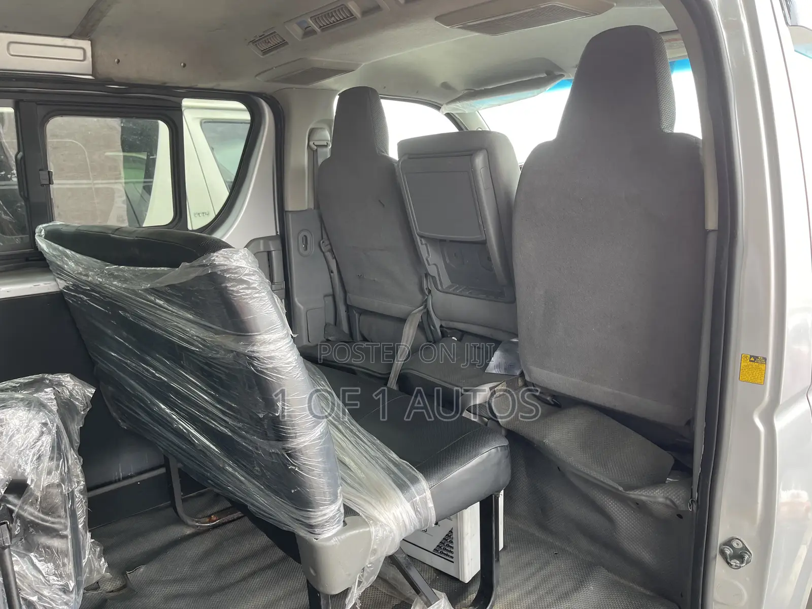 Toyota HiAce 2012 Silver
