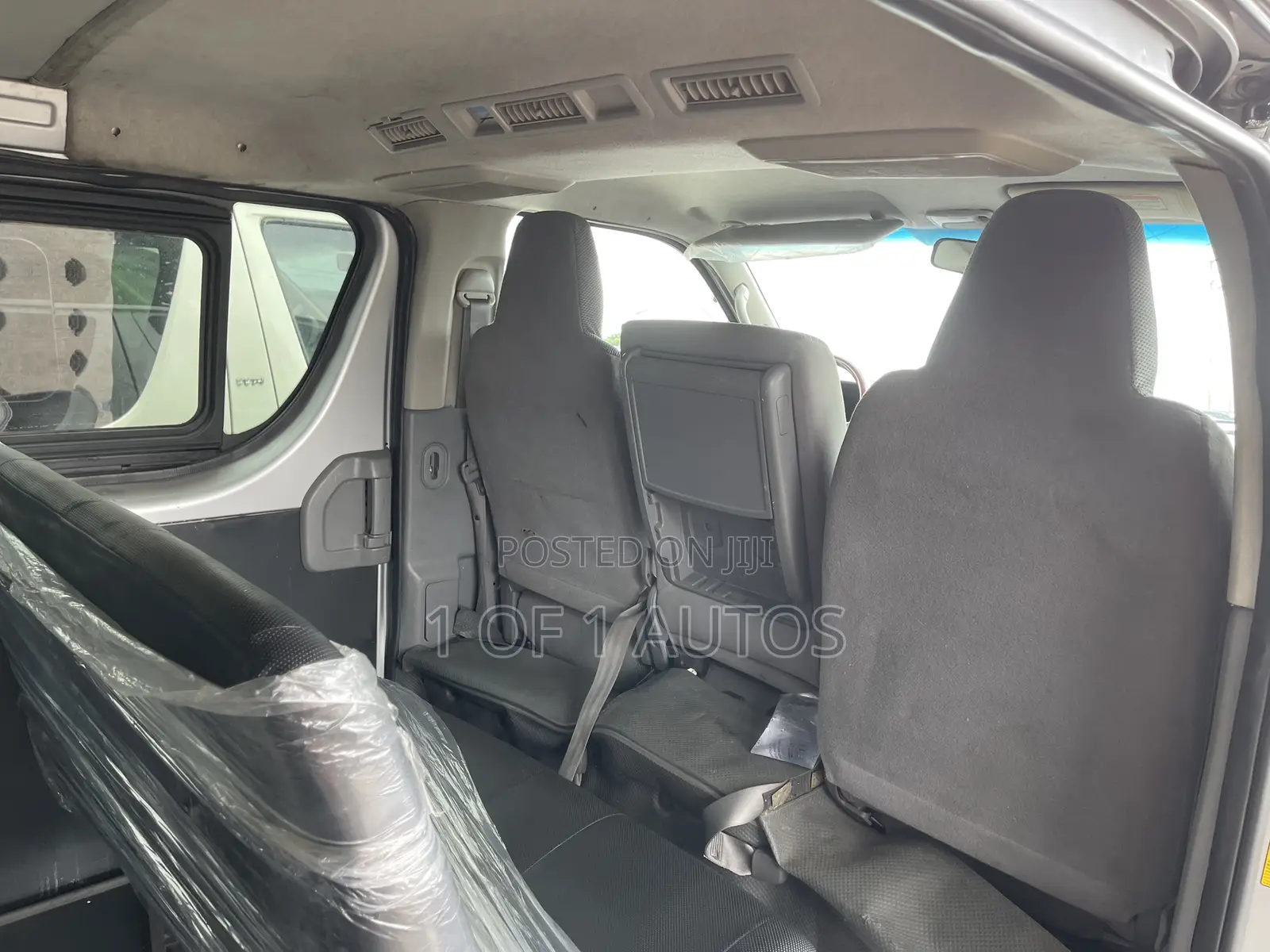 Toyota HiAce 2012 Silver